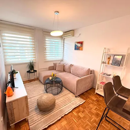 Ada Zen Apartment